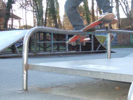 hmmmm!! board-slide
